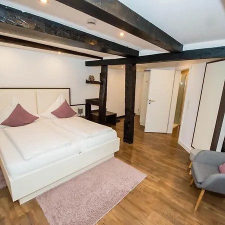 Zum Braunen Hirschen בית הארחה 3*