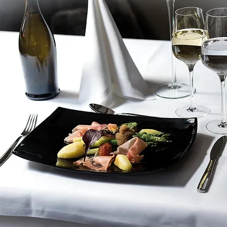 Zum Braunen Hirschen בית הארחה באד דריבורג