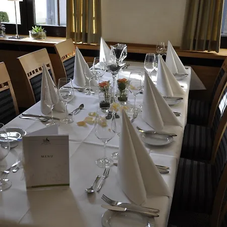 בית הארחה Zum Braunen Hirschen באד דריבורג